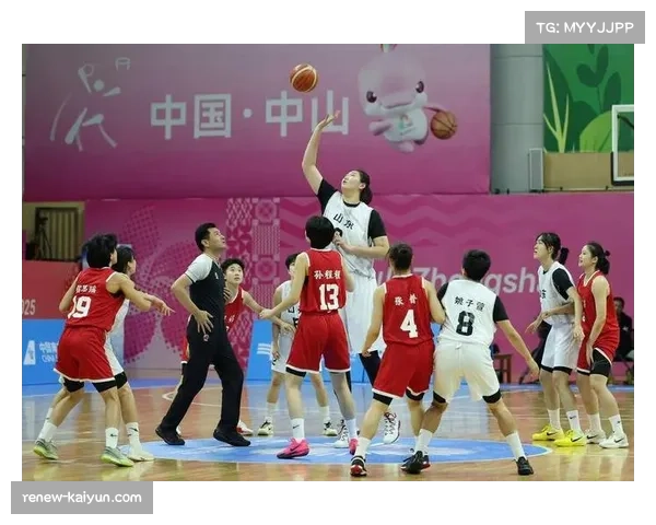 山东U18女篮张子宇内线统治力惊人 率队大胜江苏夺冠